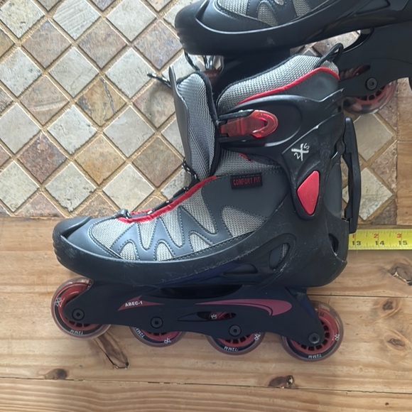 Black and Red Rollerblades - Picture 4 of 4